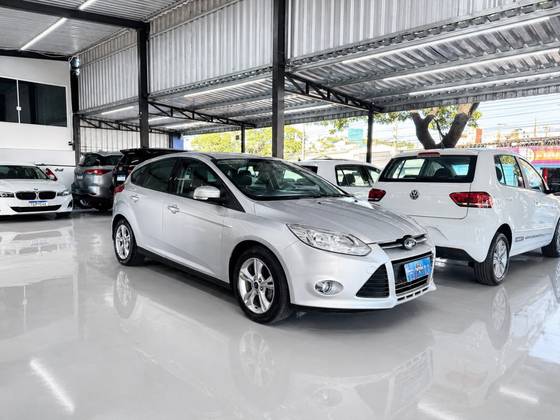 FORD FOCUS 1.6 SE 16V FLEX 4P MANUAL FORD FOCUS 1.6 SE 16V FLEX 4P MANUAL